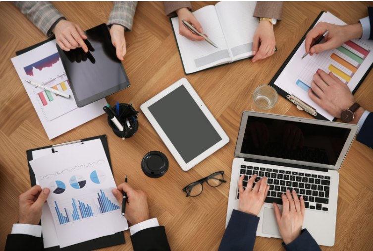 Finance working session with reporting and analysis
